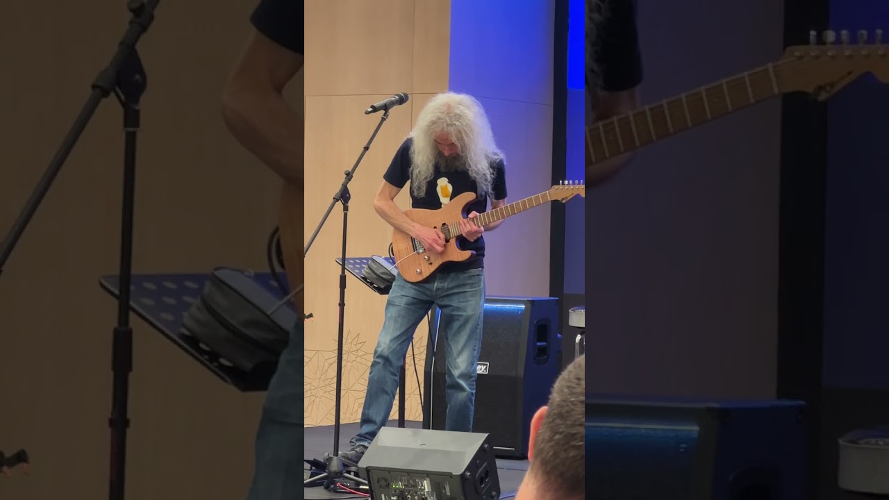 Ner Ner - Guthrie Govan live in Dubai