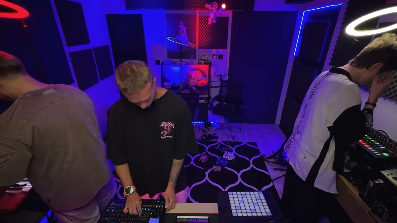 ANALOG JAM 8 | Roland TR-8S & Roland SH-4d | SavvaQ, Anton Choize, Averant | Live Studio Jam