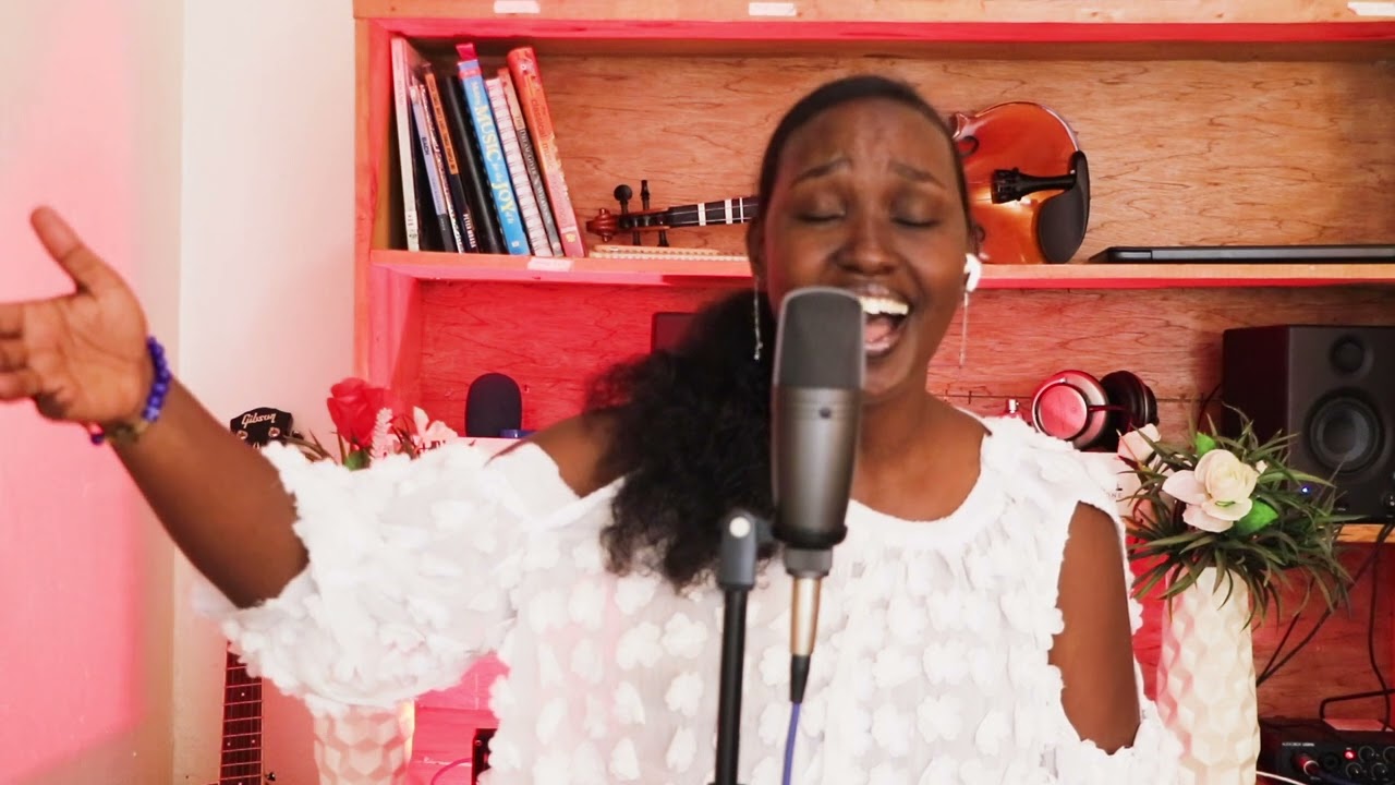 REKA AMAZI YUBUGINGO ANTEMBEMWO | LET YOUR LIVING WATER FLOW OVER MY SOUL | Nicole IRAKOZE