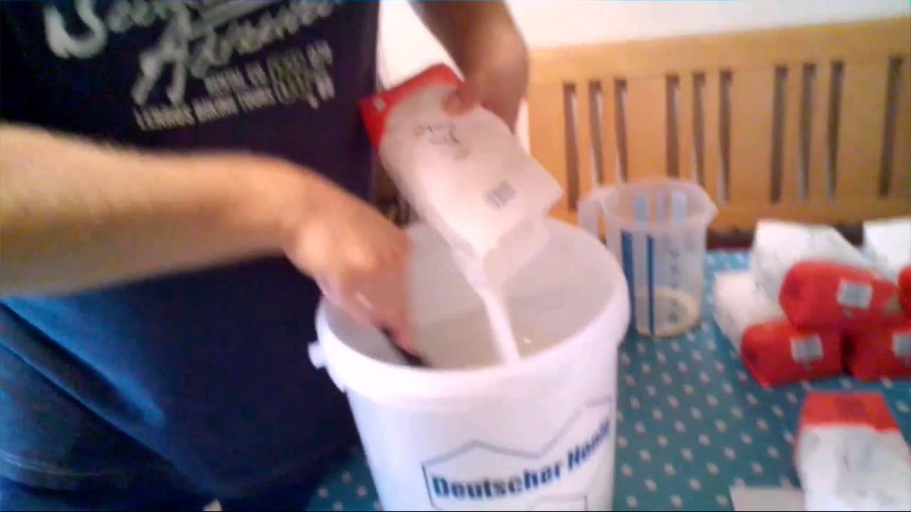 Bienen F&uuml;tterung mit Zuckerl&ouml;sung 3 : 2