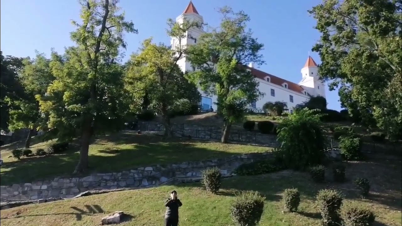 Братиславский Град. Приветствие дня