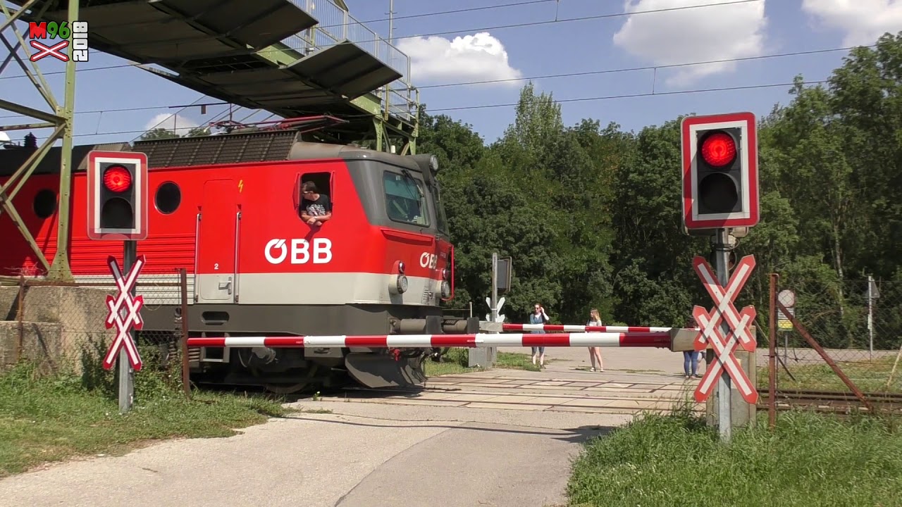 Eisenbahnkreuzung Stillfried (A) - 31.7.2018 / Železniční přejezd / Austrian railroad crossing