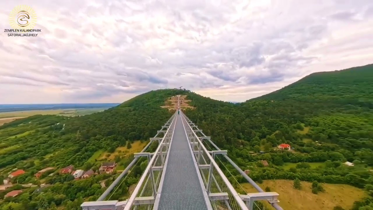 S&eacute;ta a Nemzeti &Ouml;sszetartoz&aacute;s H&iacute;dj&aacute;n | Walk on the Bridge of National Unity