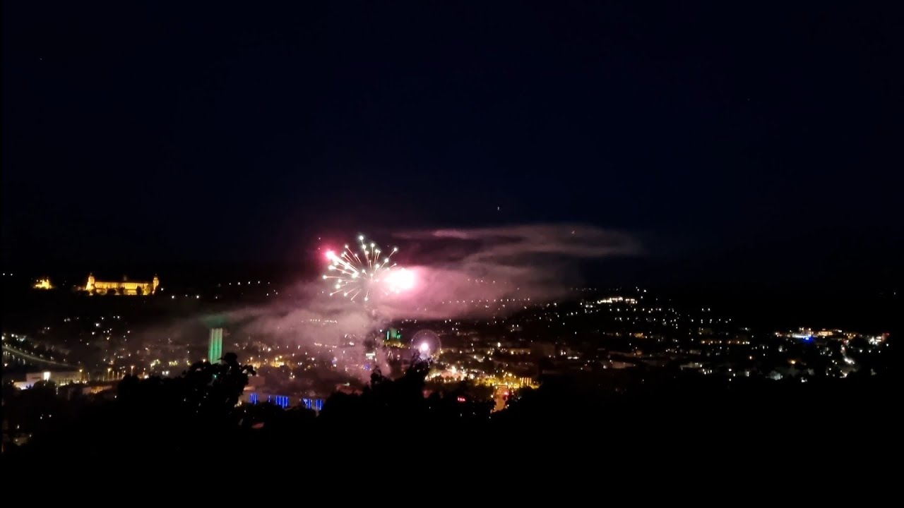 Das große Abschlussfeuerwerk von Kiliani Volksfest Würzburg 2022 von der Steinburg aus mit Justus