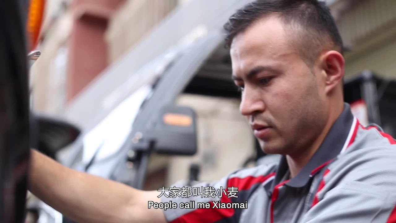 I enjoy my life now: courier in northwest China's Xinjiang