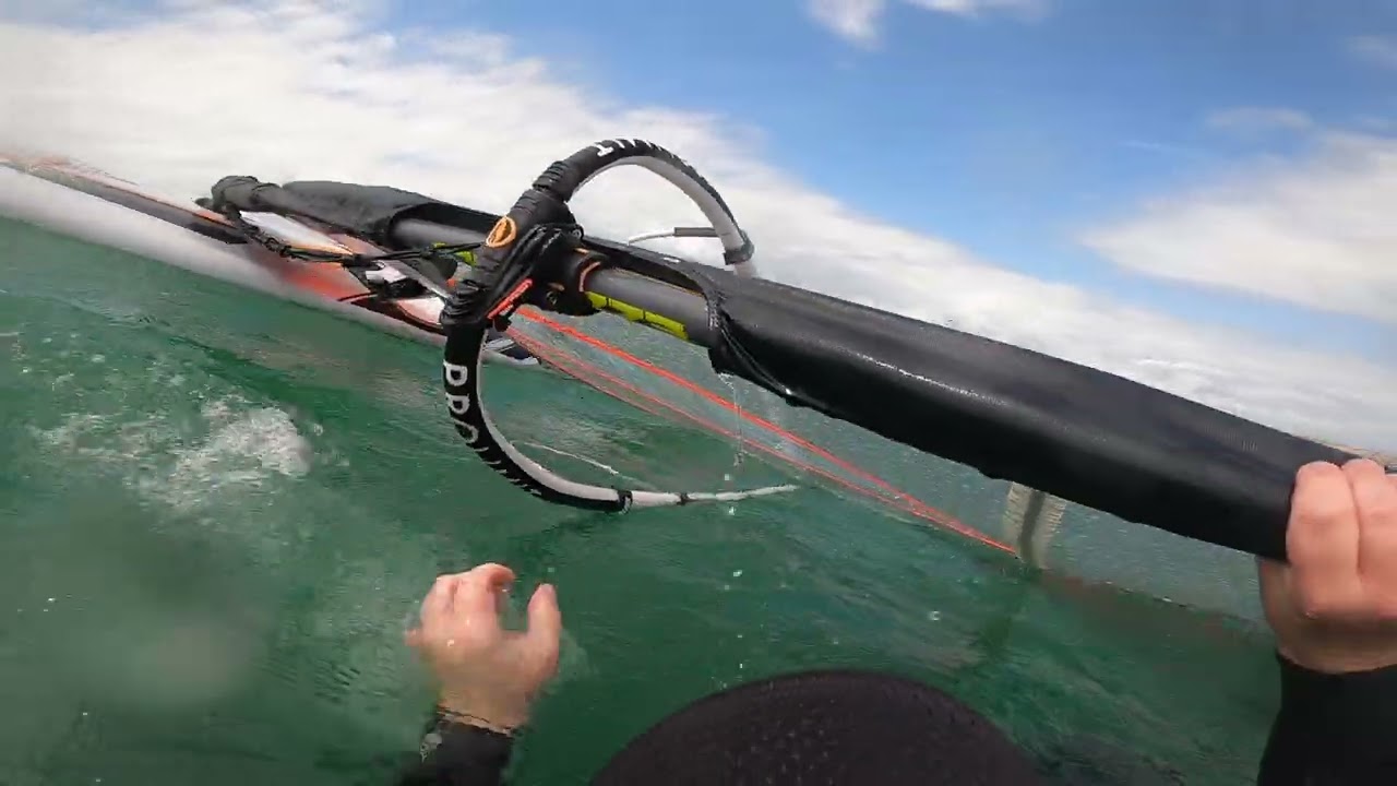 Windsurfing, Shoreham by Sea, UK. 19-20 knots 4/6