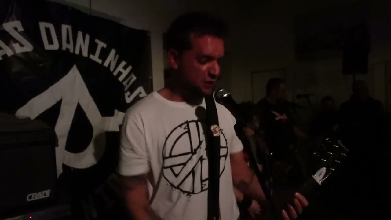 BASTARDOS DO ESPIRITO SANTO -  (live Cooperativa Mula)
