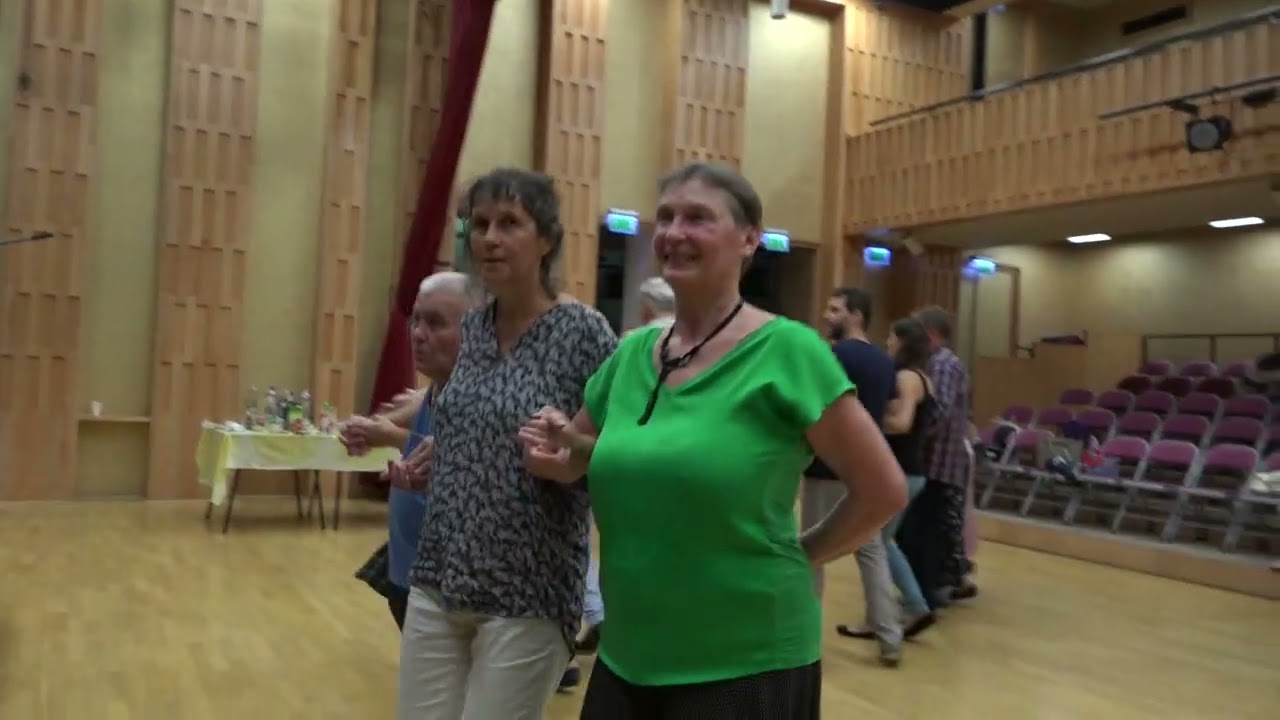 Francia táncház Budapest 230915 - (1) táncosok és zenészek