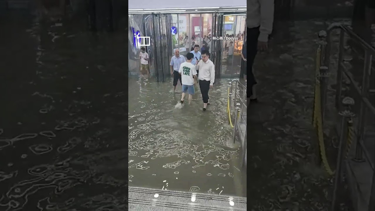 Torrential rain triggers heavy flooding in Shanghai