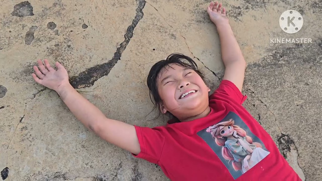 Anak anak gudang main cosplay jatuh