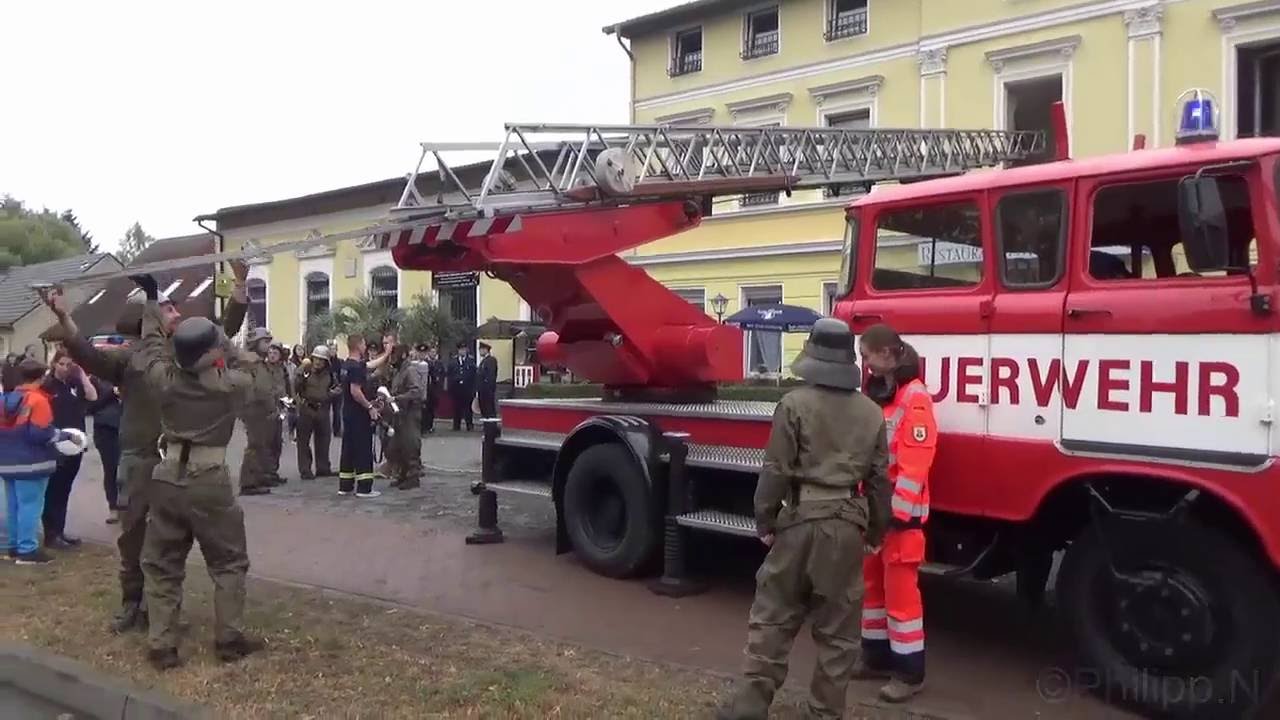 Einsatz Vorführung mit DDR Feuerwehr Tecknik