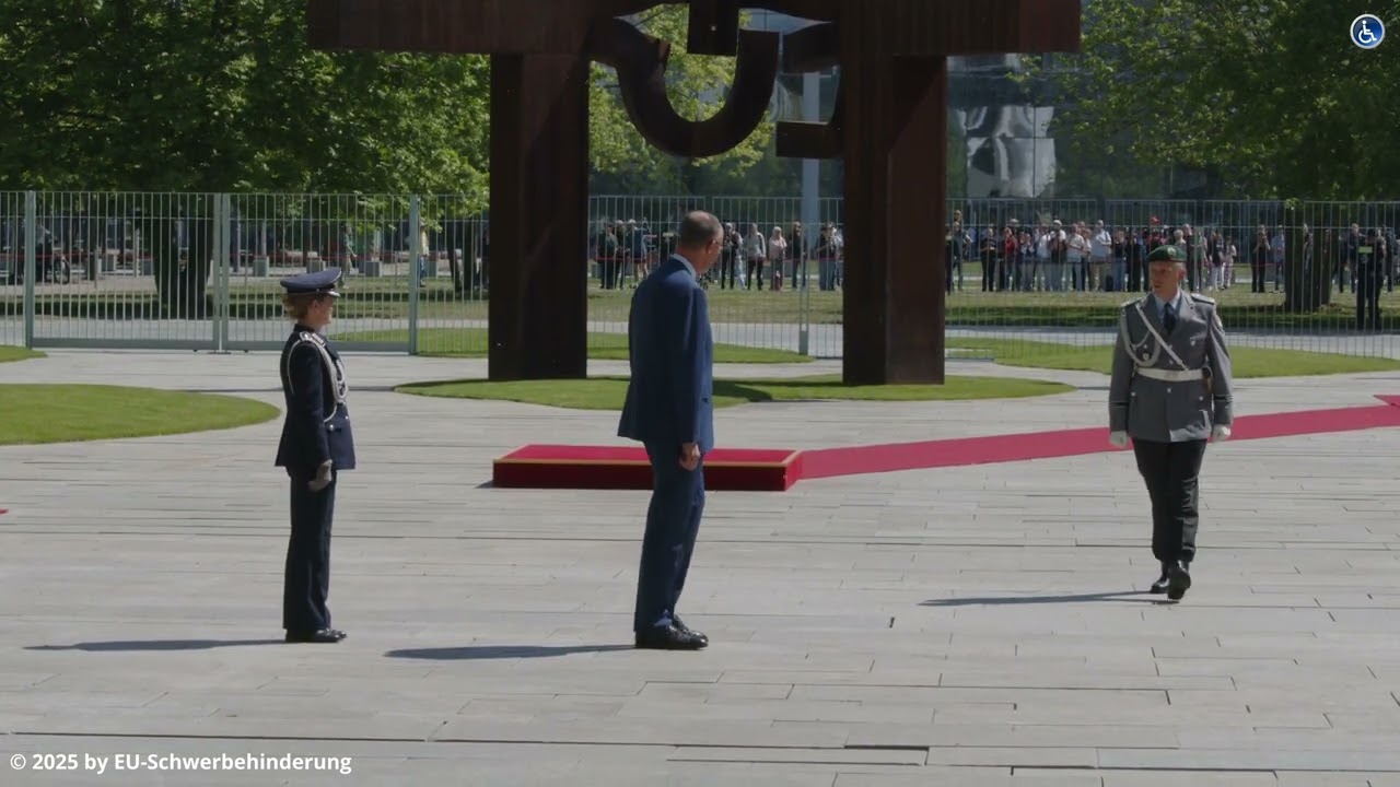 Erster Morgengruß der Bundeswehr an den Bundeskanzler 20250513