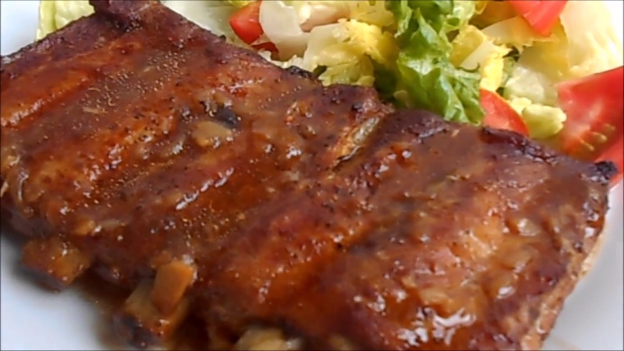 COSTILLAS ASADAS EN SALSA DE COCA COLA Y SOPA DE CEBOLLA