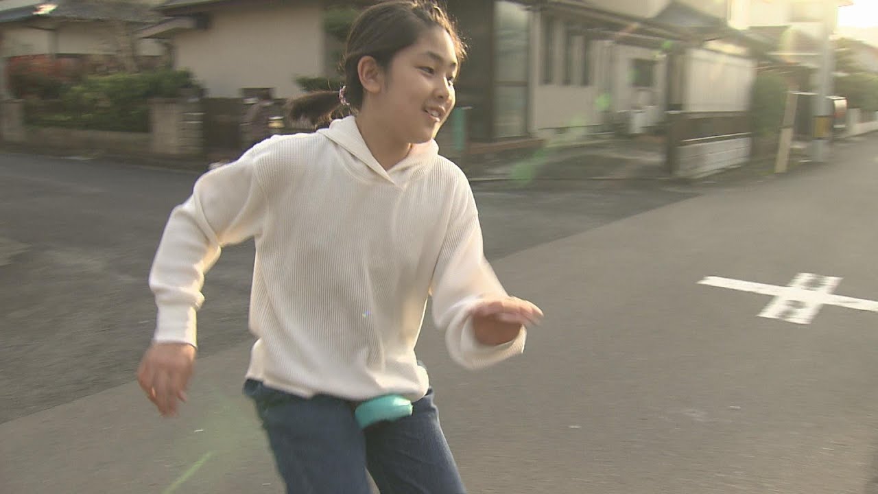 【全盲の女子高生】生後4か月で宣告&hellip;絶望から15年、一輪車を乗りこなしピアノを弾き語る。同世代に伝えた「見えない景色」の輝き
