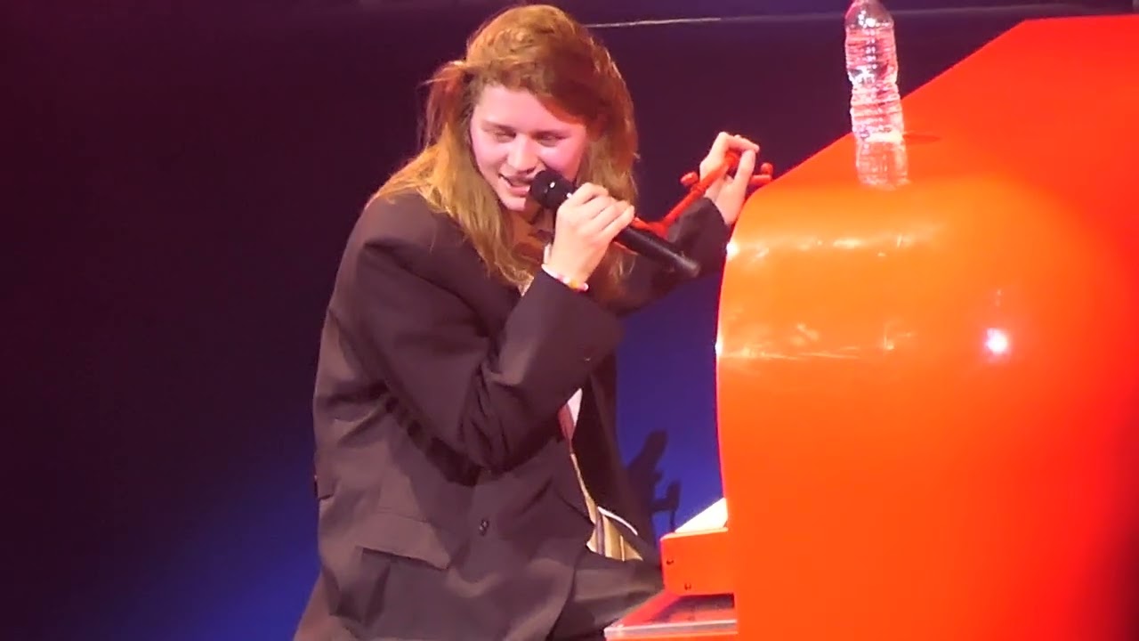 girl in red LIVE! w I'M BACK+ *NEW SONG DEBUT* PICK ME + Ugly Side fr MGM at Fenway Boston 04/16/24