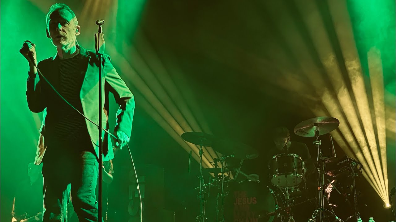 Sidewalking by The Jesus and Mary Chain (Live in Toronto)