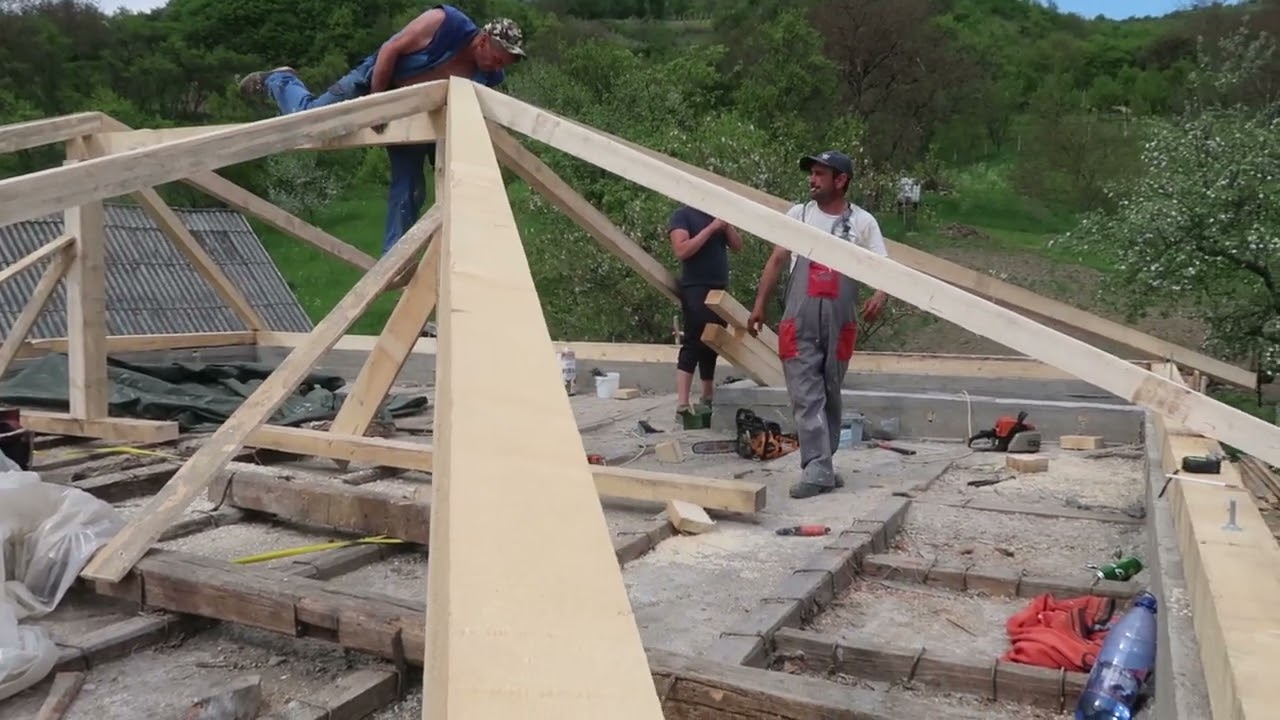 acoperis 4 ape,casa din deal