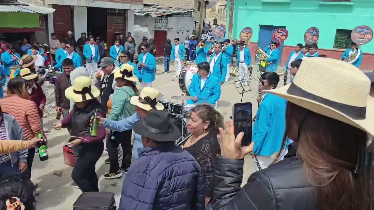 BANDA MEGA MIX SUNICANCHA OCTAVIO POMALIA EN SUNICANCHA LA PEQUEÑA RUSIA HUAROCHIRI 2025 