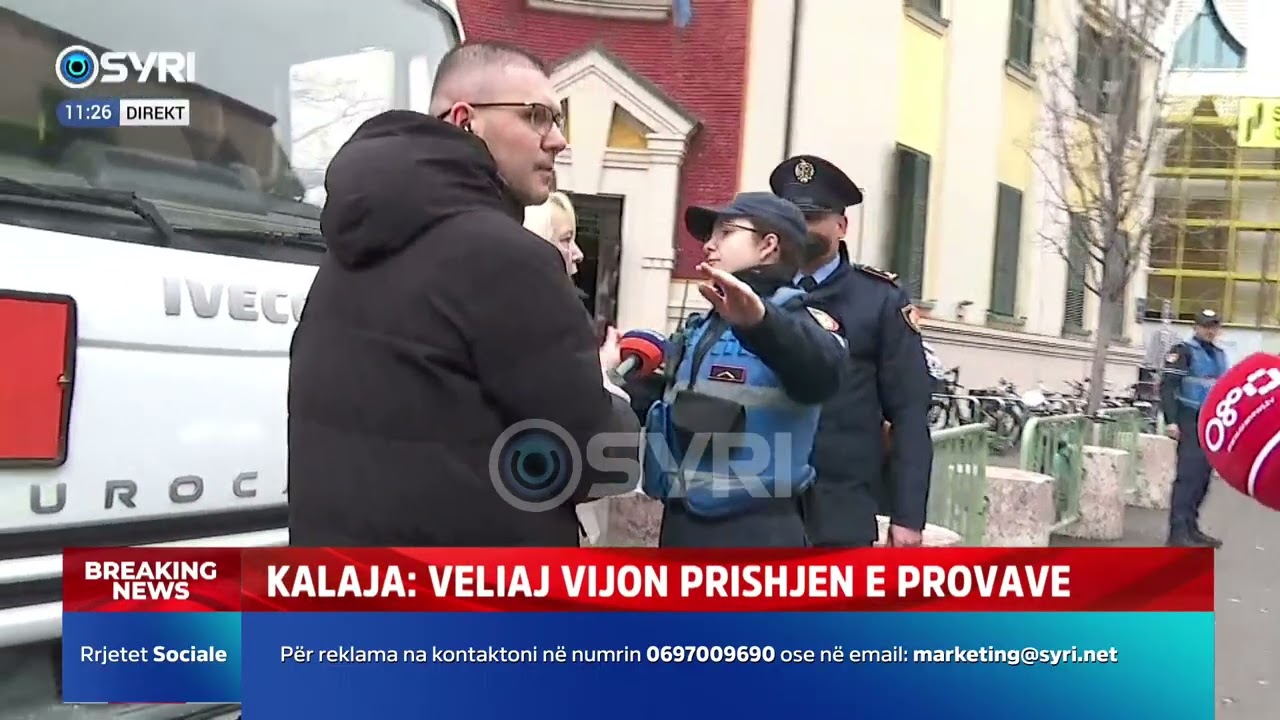 Policia tenton të sigurojë largimin e kamionit, Kalaja nuk e lejon, bllokon rrugën