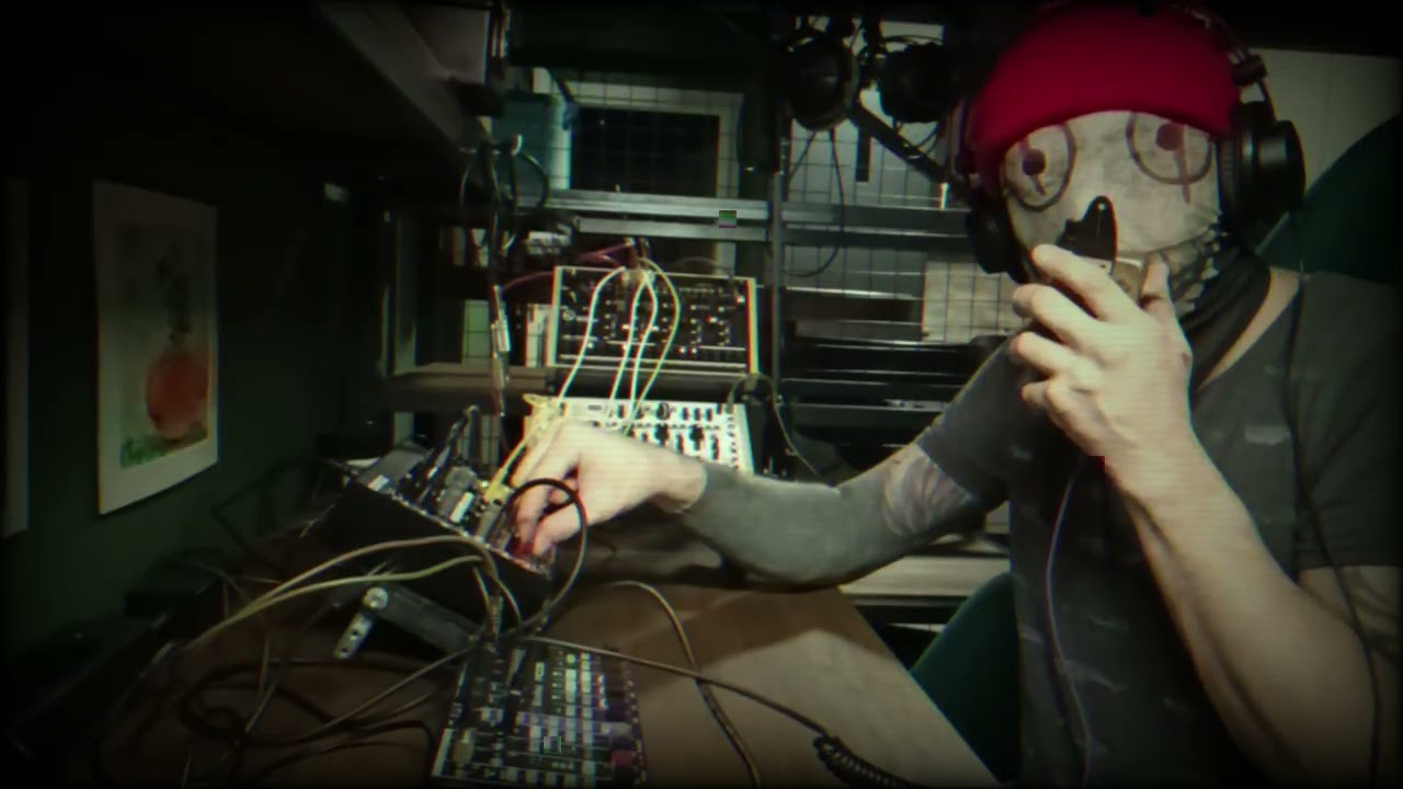 ugly carbon microphone by citromoOn