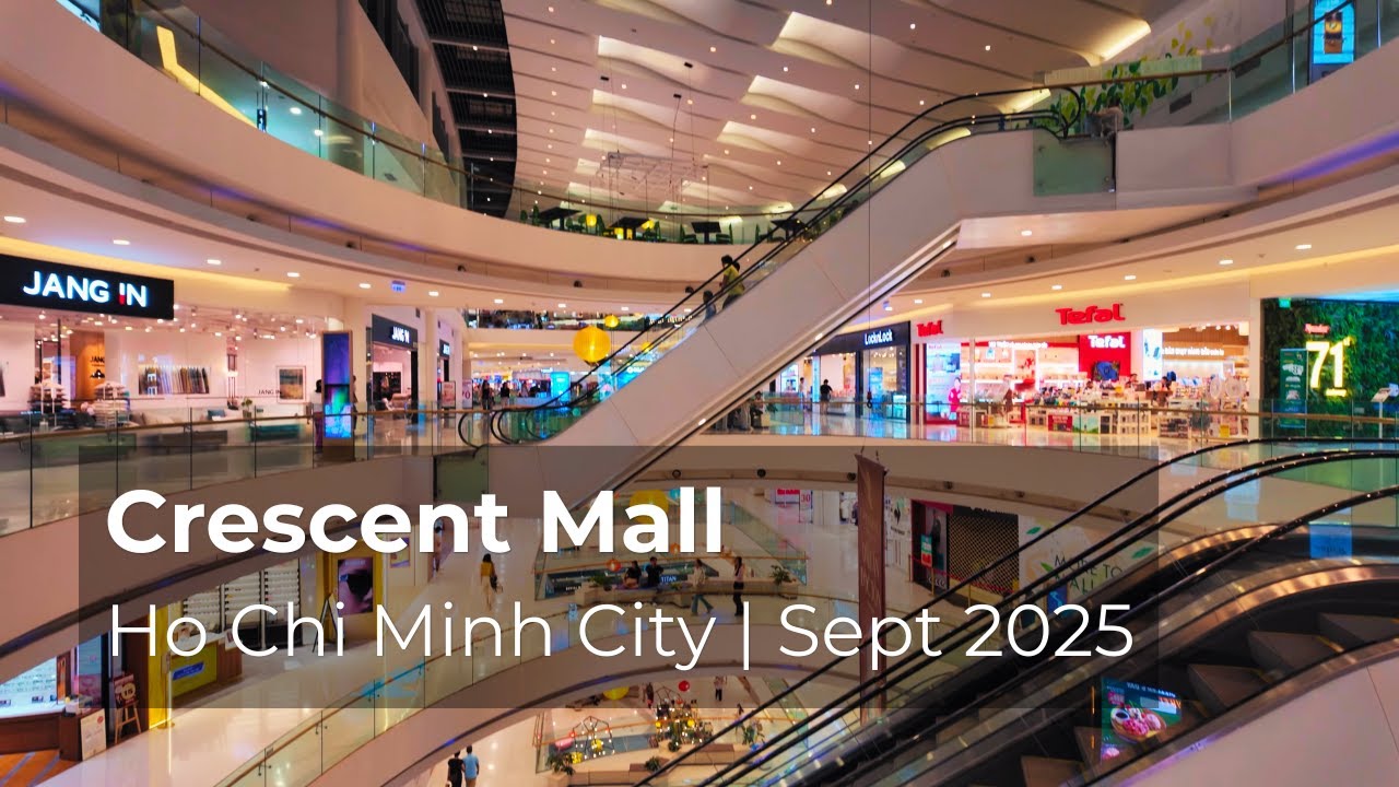 🇻🇳 [4K] Evening Walk at Crescent Mall | District 7 Saigon | September 2025