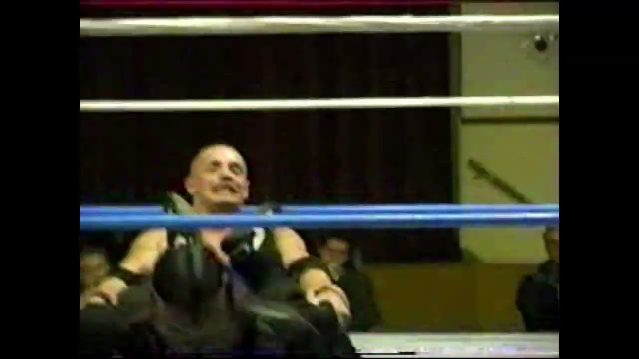 Super Dragon vs. Jonny Storm (IPW:UK Extreme Measures) (FanCam angle) (09-25-2004)