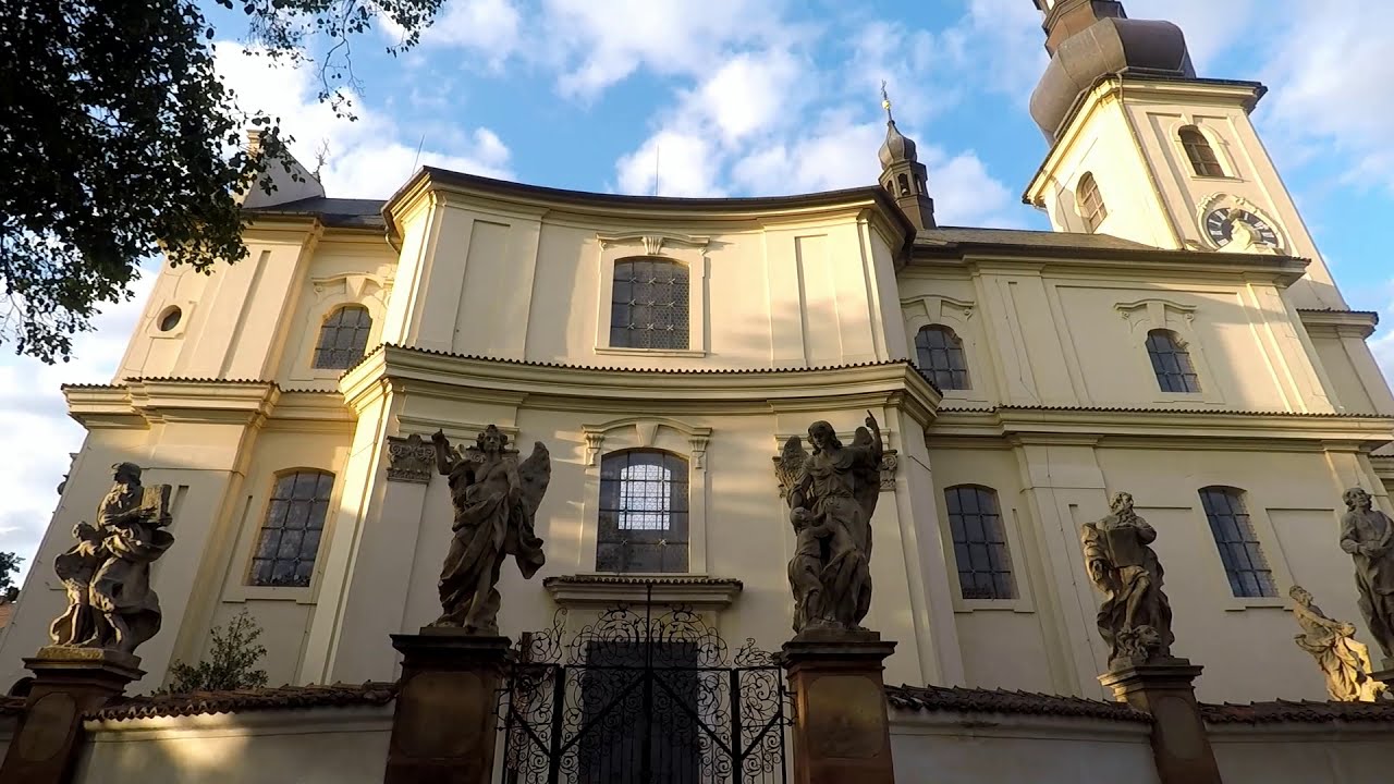 Sochy u sv  Jana Křtitele   Lysá nad Labem