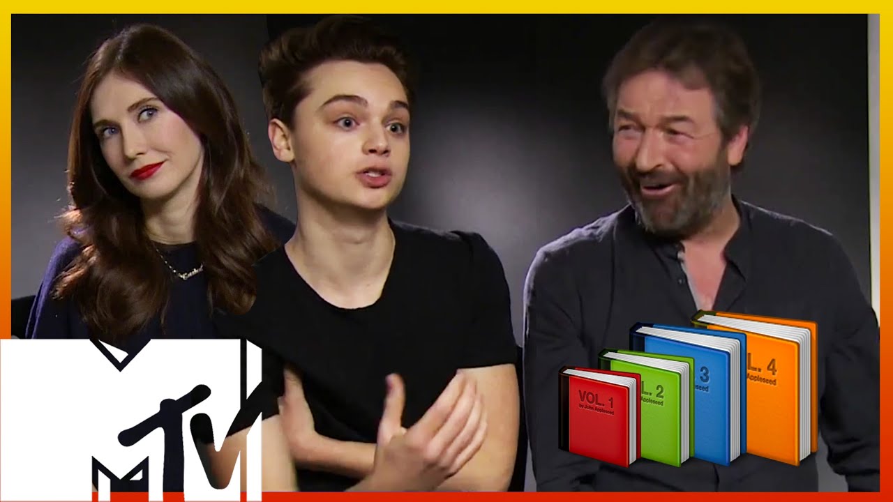 Game of Thrones Cast Reveal CRAZIEST Fan Theories Ever | MTV Movies