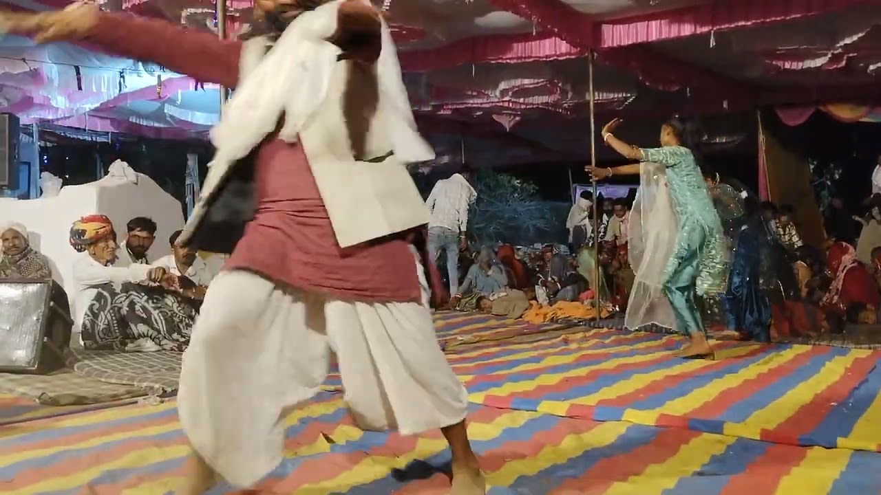 भजन गायक रामदेव फामडा़ गोलपुर व गिर्राज जी महाराज 