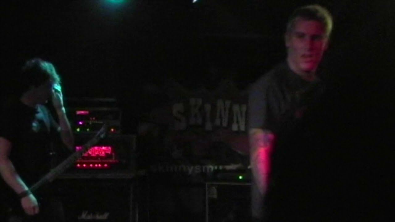 PARKWAY DRIVE Live 2004...Rare footage...Good quality.