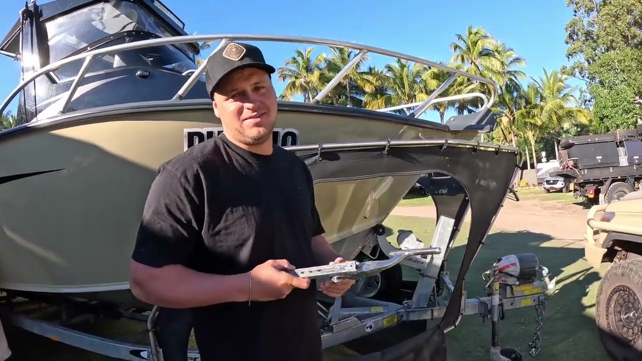 L & R Boat Latch Aluminium Installation
