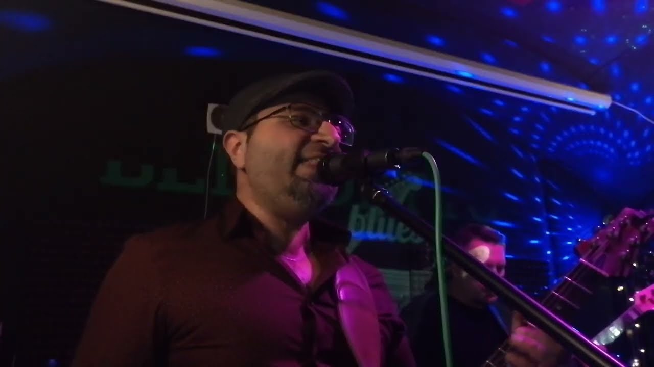 Bbb - Walking By Myself Live @RockHouse Studio