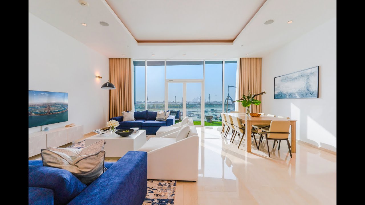 Binnen een volledig gerenoveerd appartement met 4 slaapkamers in Palm Jumeirah