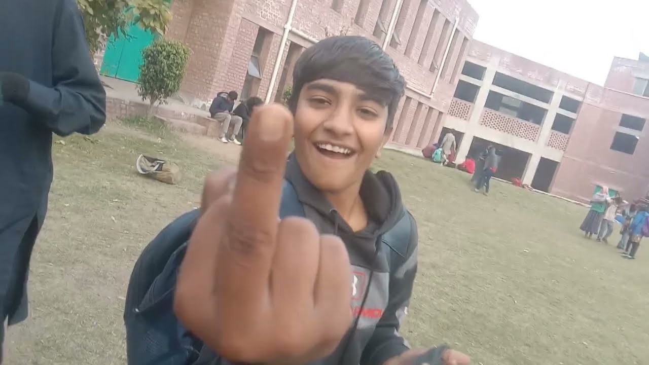 Yaar school ke patchy pagal😅😅🤣🤣🤣#long #school #saifurrehman #vloger #funny 