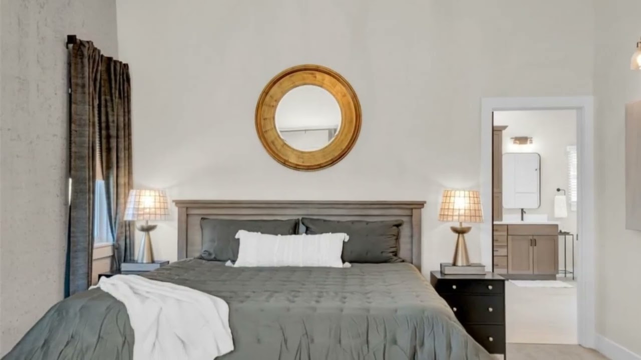 26400 Columbine Glen Avenue