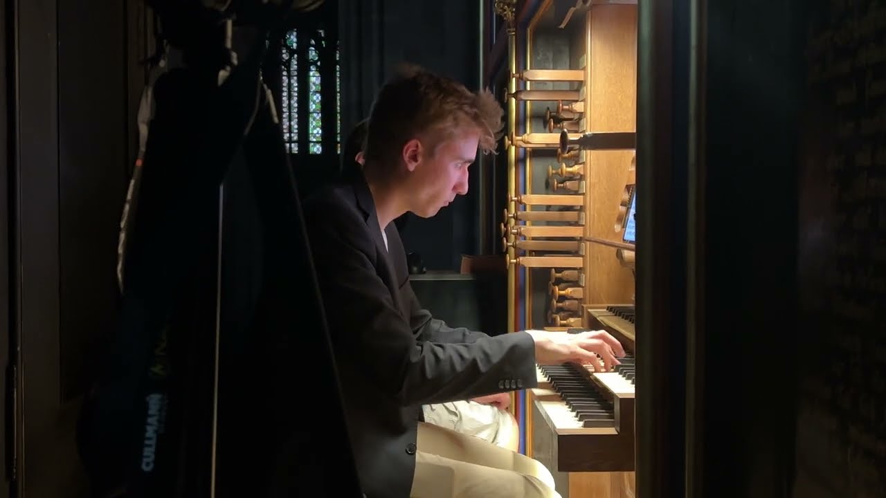 PAUL FEY - plays Bach in Strasbourg, Praeludium in A minor, BWV 543
