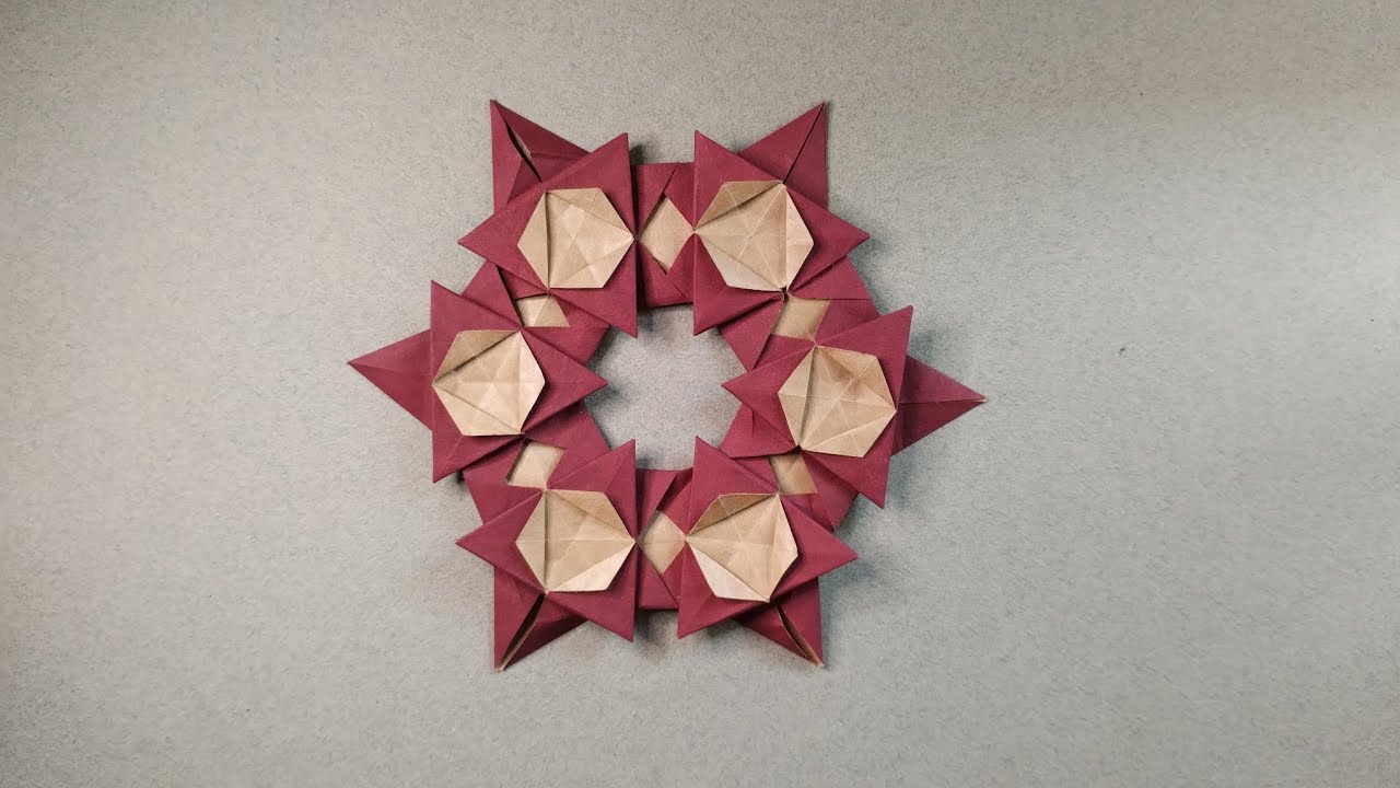 Guirlanda de origami / Origami wreath by Yara Yagi