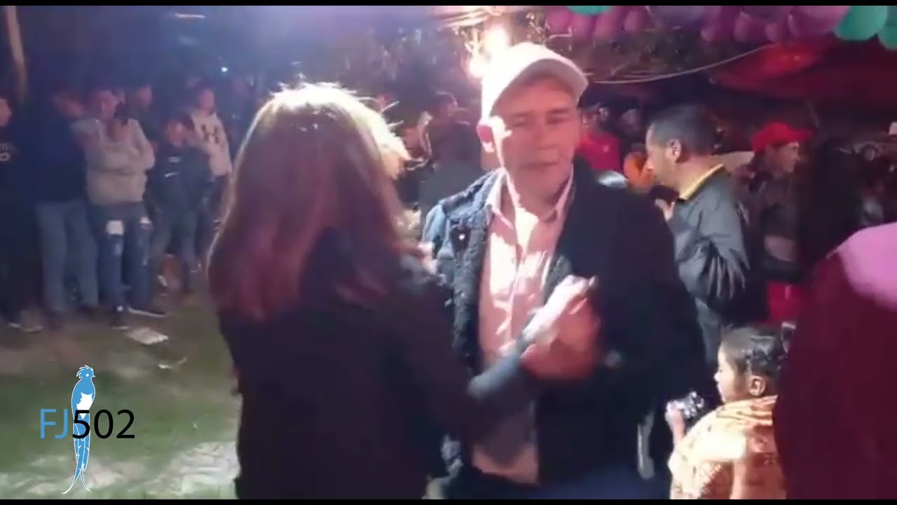 Alam sonora cuchumateca amenizando en aldea Sivila Planta.