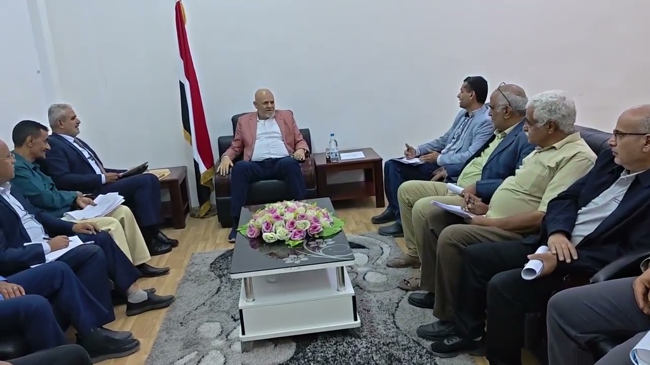 إجتماع المحافظ بالأشغال