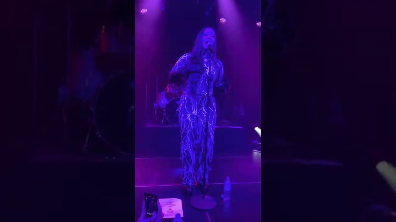 Faouzia - Born Without a Heart || Amsterdam Live Show #faouzia #stripped #tiktok