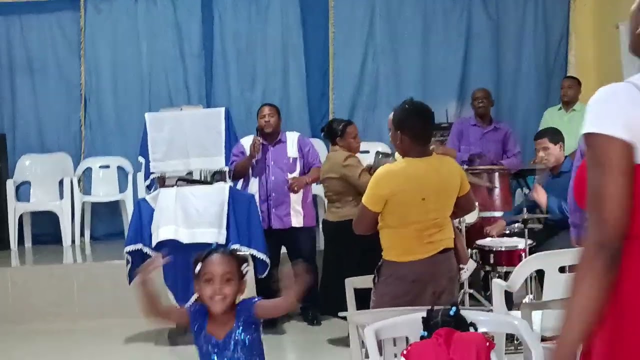 Lo mejor es estar en la casa de Dios Edward Pérez en la iglesia 