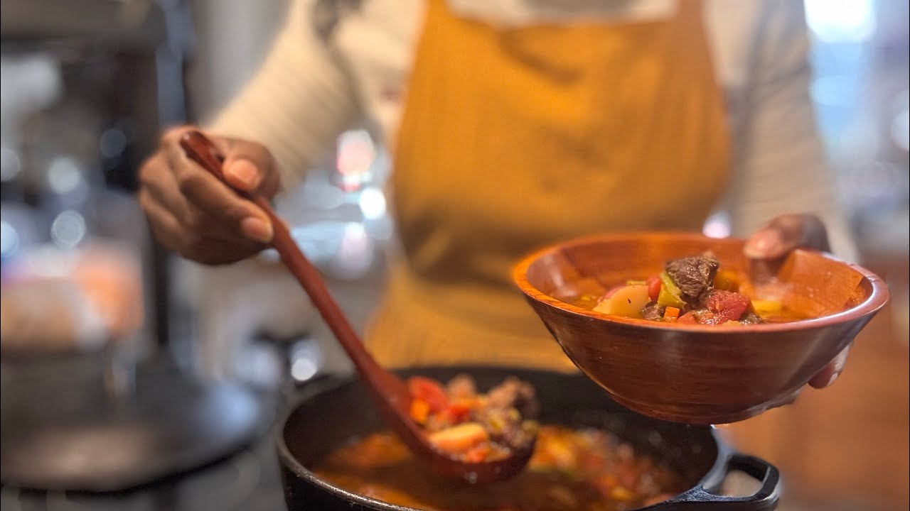 Hearty Appalachian Beef & Veggie Stew 🥩🥕🥔🍛￼