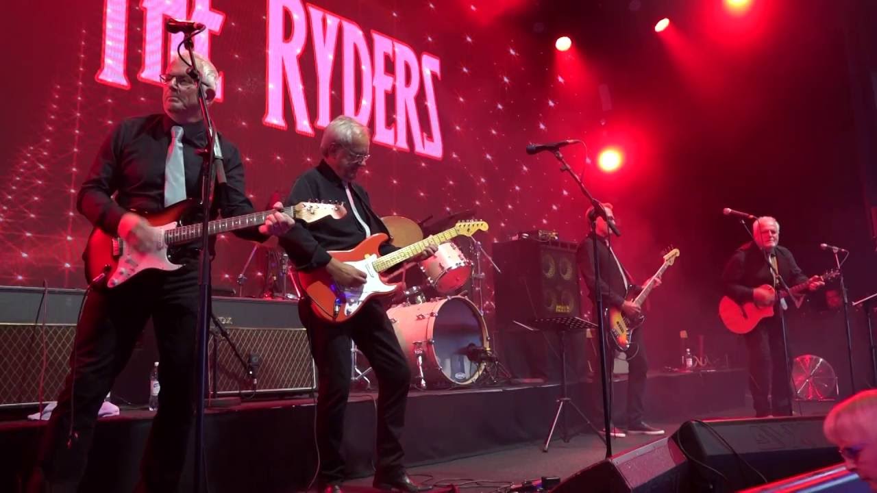 Reef Break - THE RYDERS live at sea