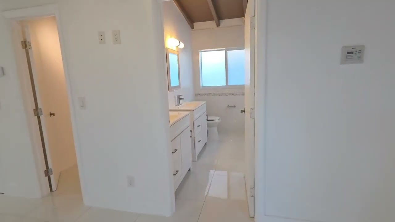 (AVAILABLE FOR RENT) 1207 N 15th Ct - 1207, Hollywood, FL 33020 - 3 Bed / 4 Bath