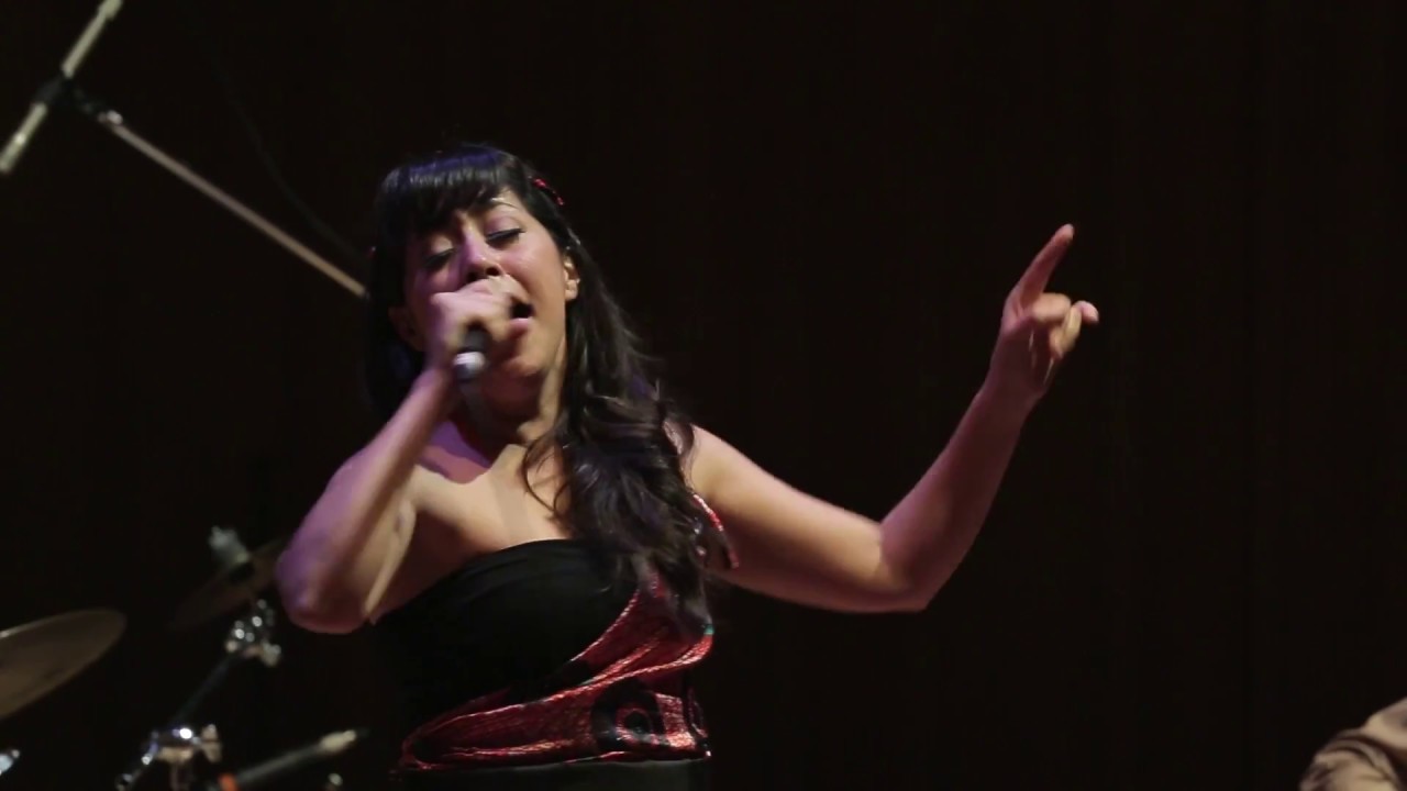 Oro y plata (Manzi y Charlo)- NOELIA MONCADA. 