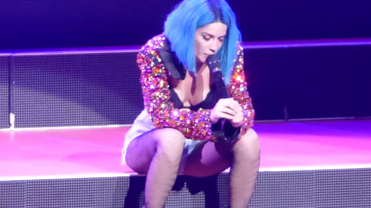 11/19 Halsey Cries Onstage + Closer + Sorry @ Wolf Trap, Vienna, VA 7/15/18