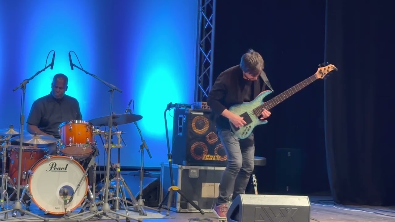 Yellowjackets live 2022 Dane Alderson bass solo