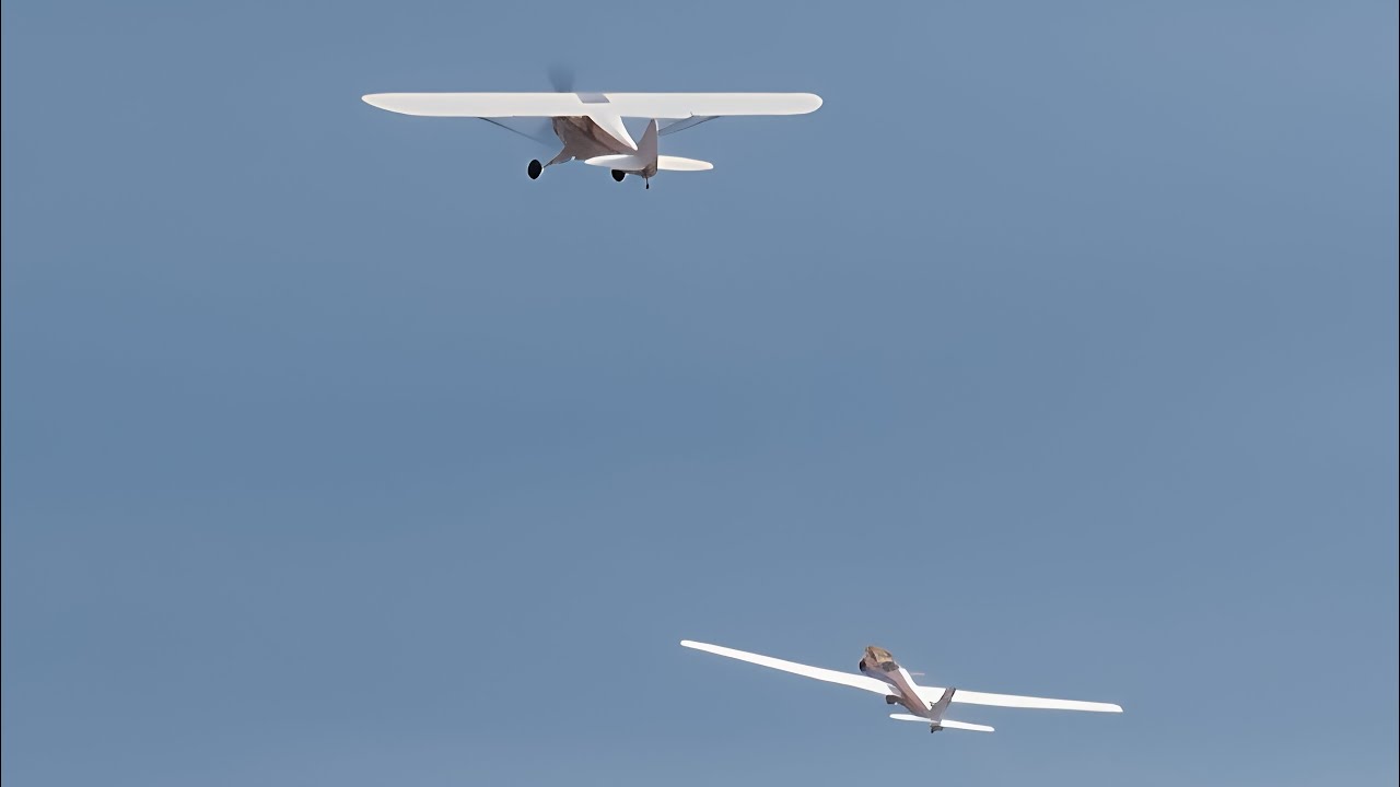 Буксировка планера RC на соревнованиях PGRC Big Bird Warbird Fly в 2025 году