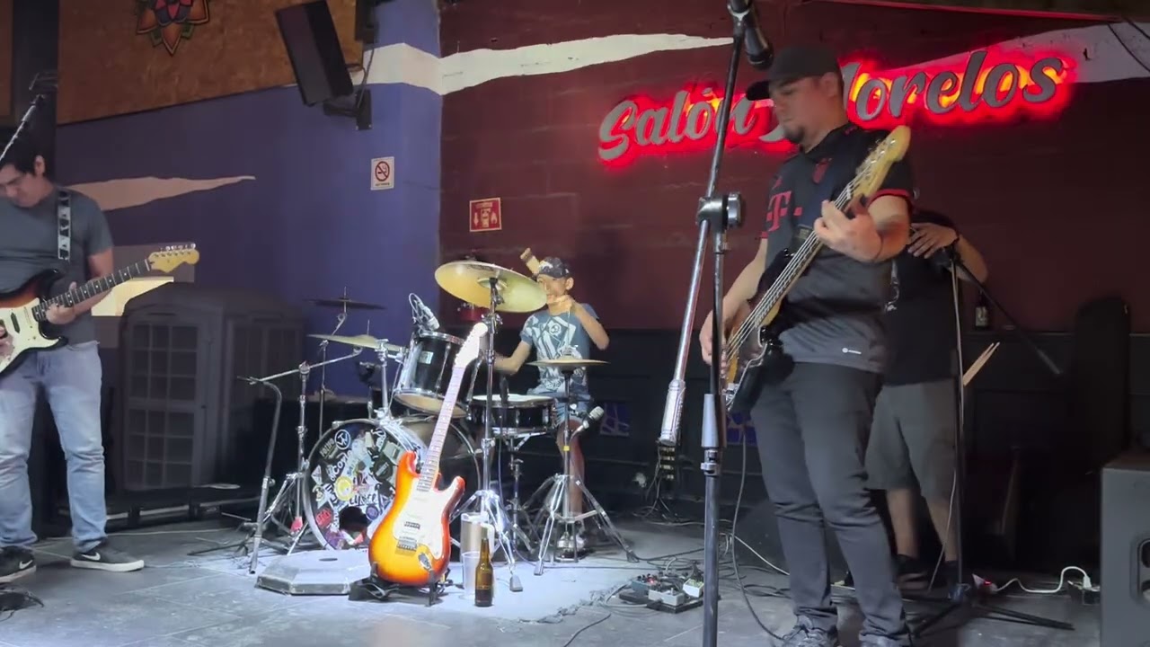 Fluorescence Adolescent (Artic Monkeys) cover Diego Drummer fr Los Restos