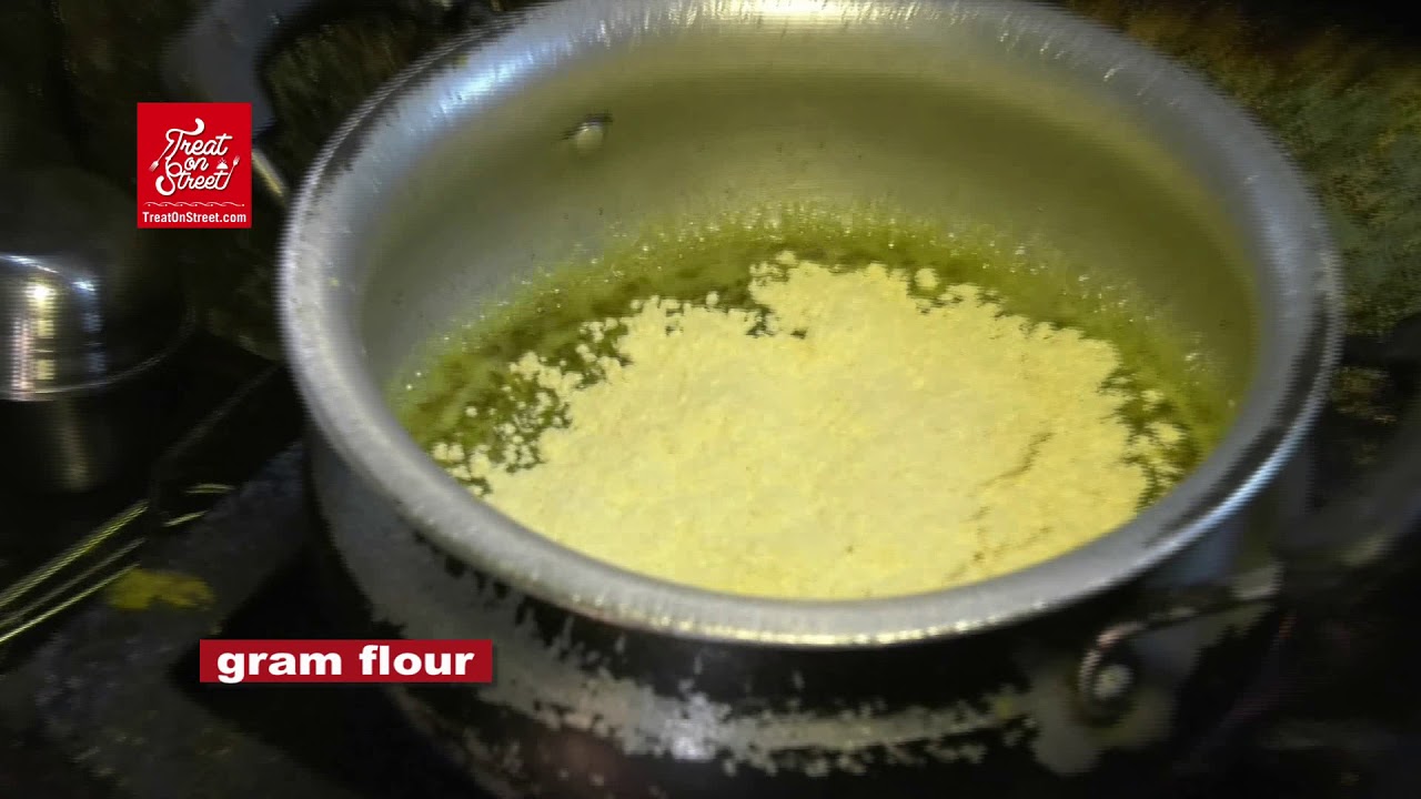 PITHALE BHAKAR THECHA - STREET FOOD - MAHARASHTRIAN STREET FOOD